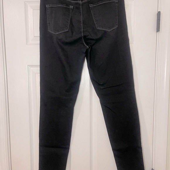 J Brand Jeans - Picture 3 of 3